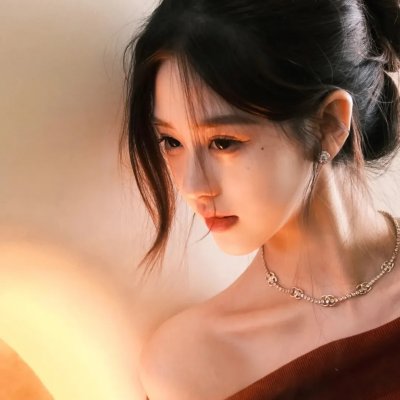 狐狸躲进洞